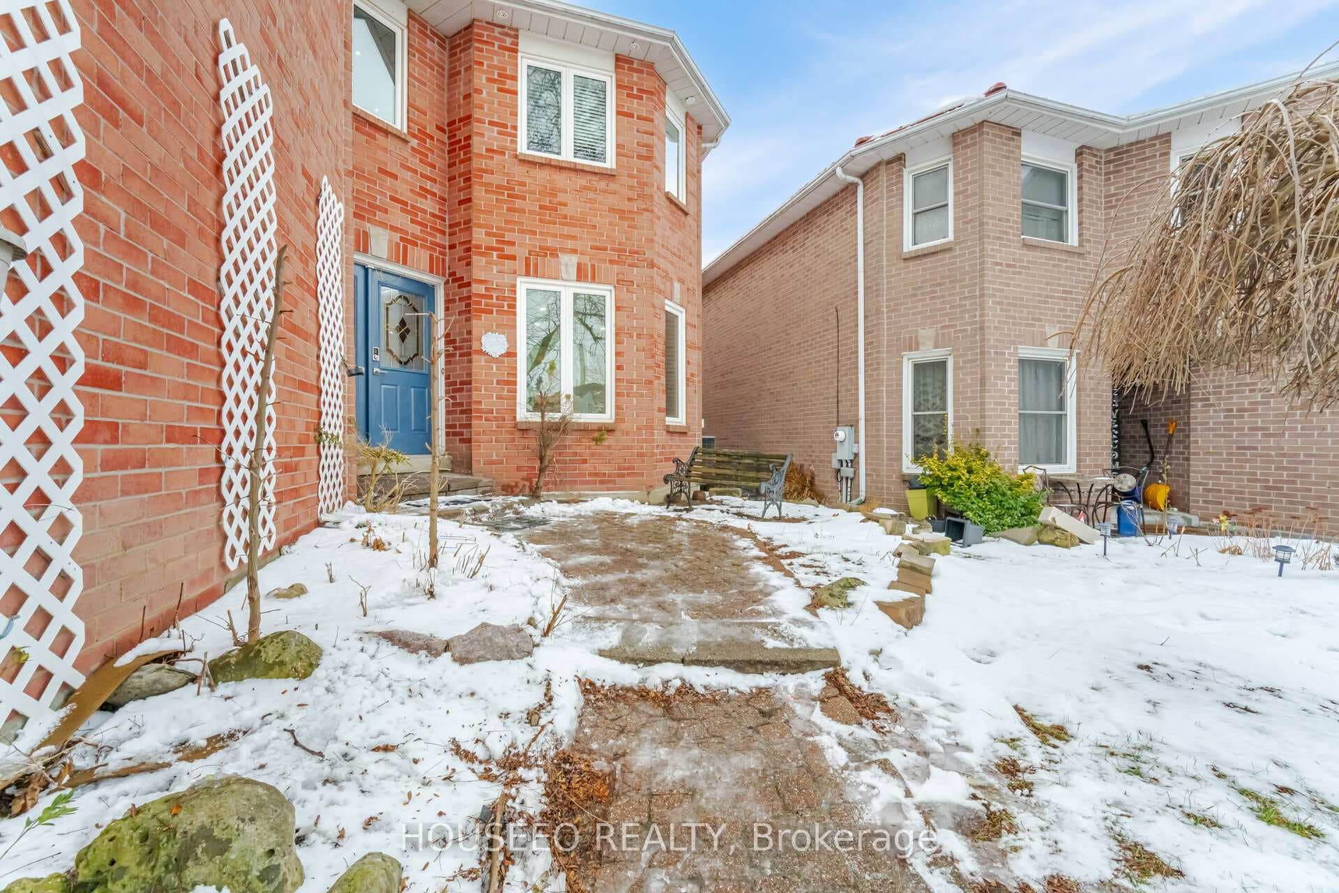 40 Kirk Drive photo 3
