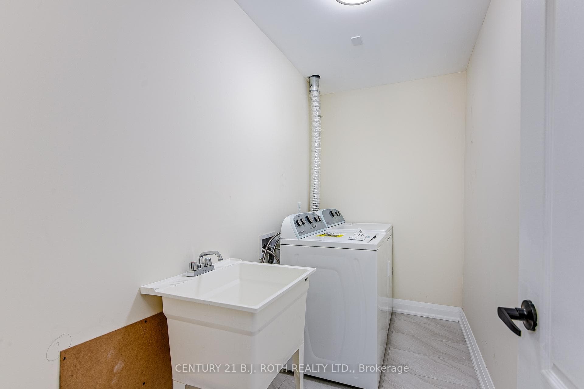 82 Peel Street Unit 5 photo 16