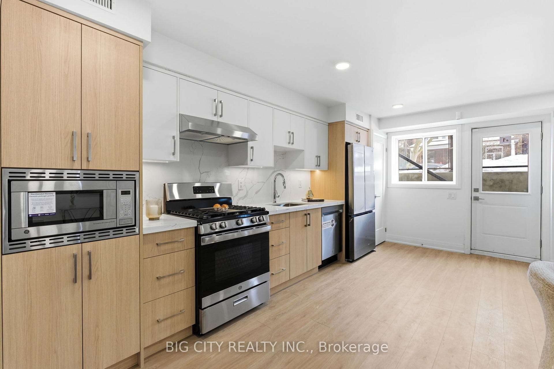 68 Westholme Avenue Unit 1 photo 7