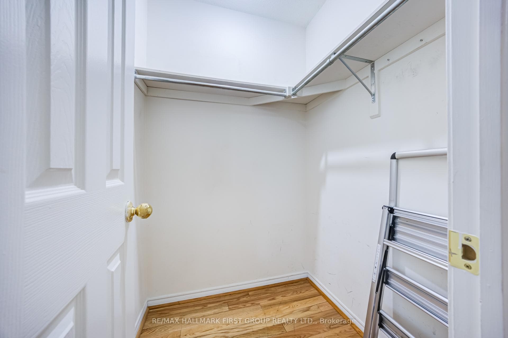 1075 Ellesmere Road Unit 15 photo 25