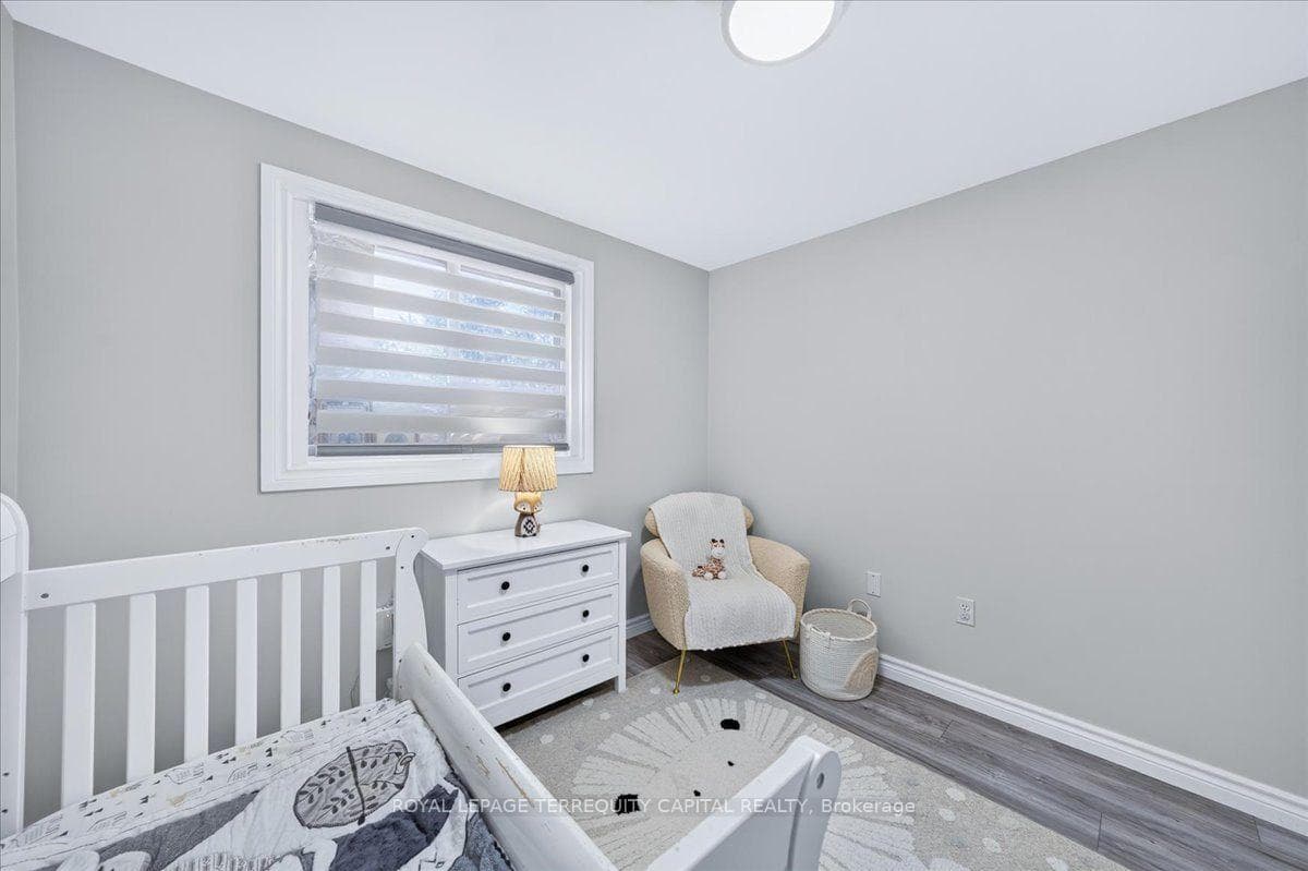 9 Seymour Crescent photo 33