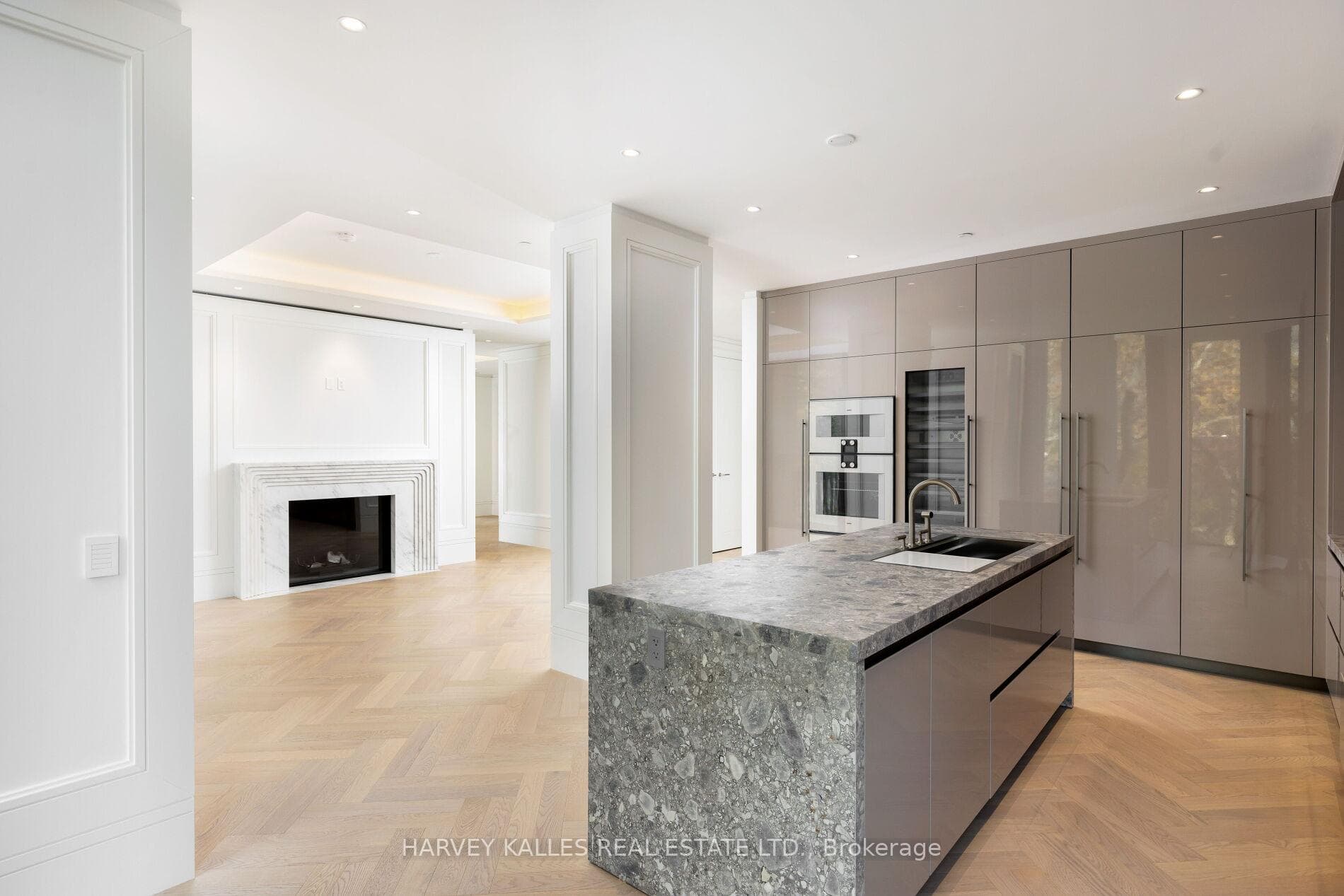 7 Dale Avenue Unit 203 photo 18