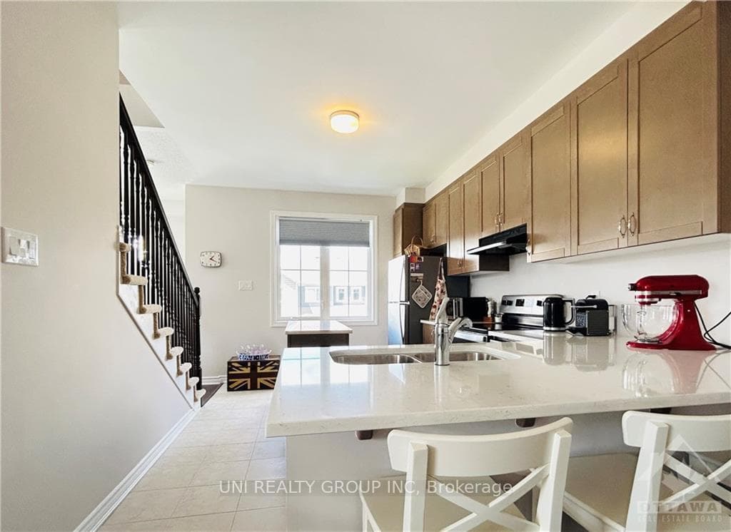 78 CASPIAN Row photo 9