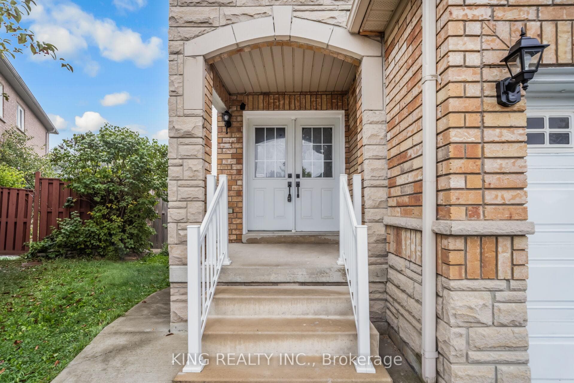 34 Dewridge Court photo 5