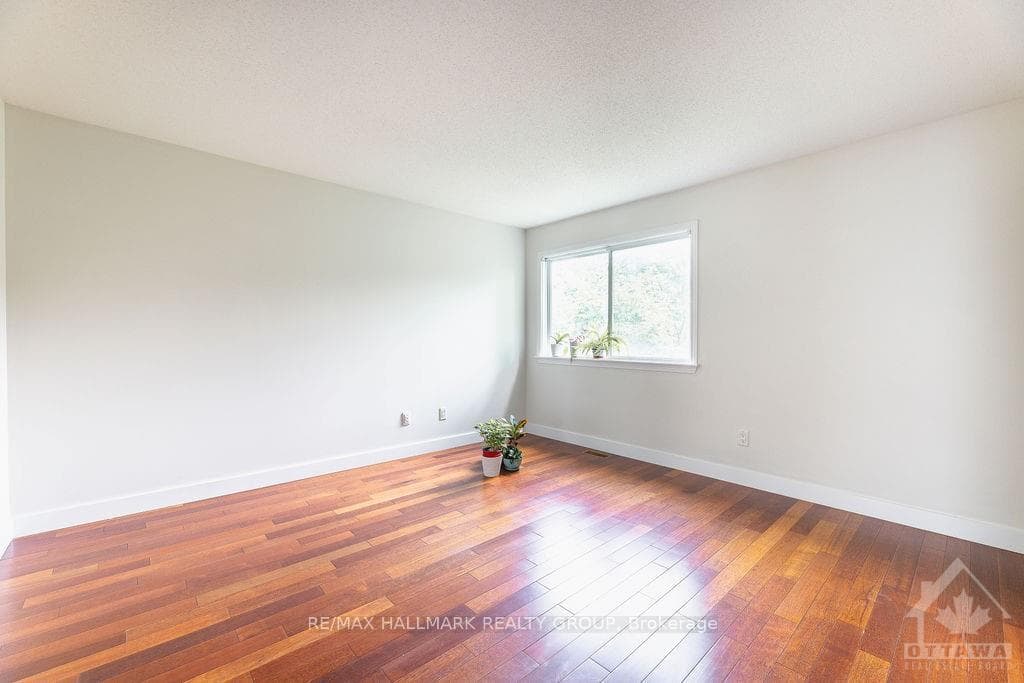 510 BURLEIGH photo 17