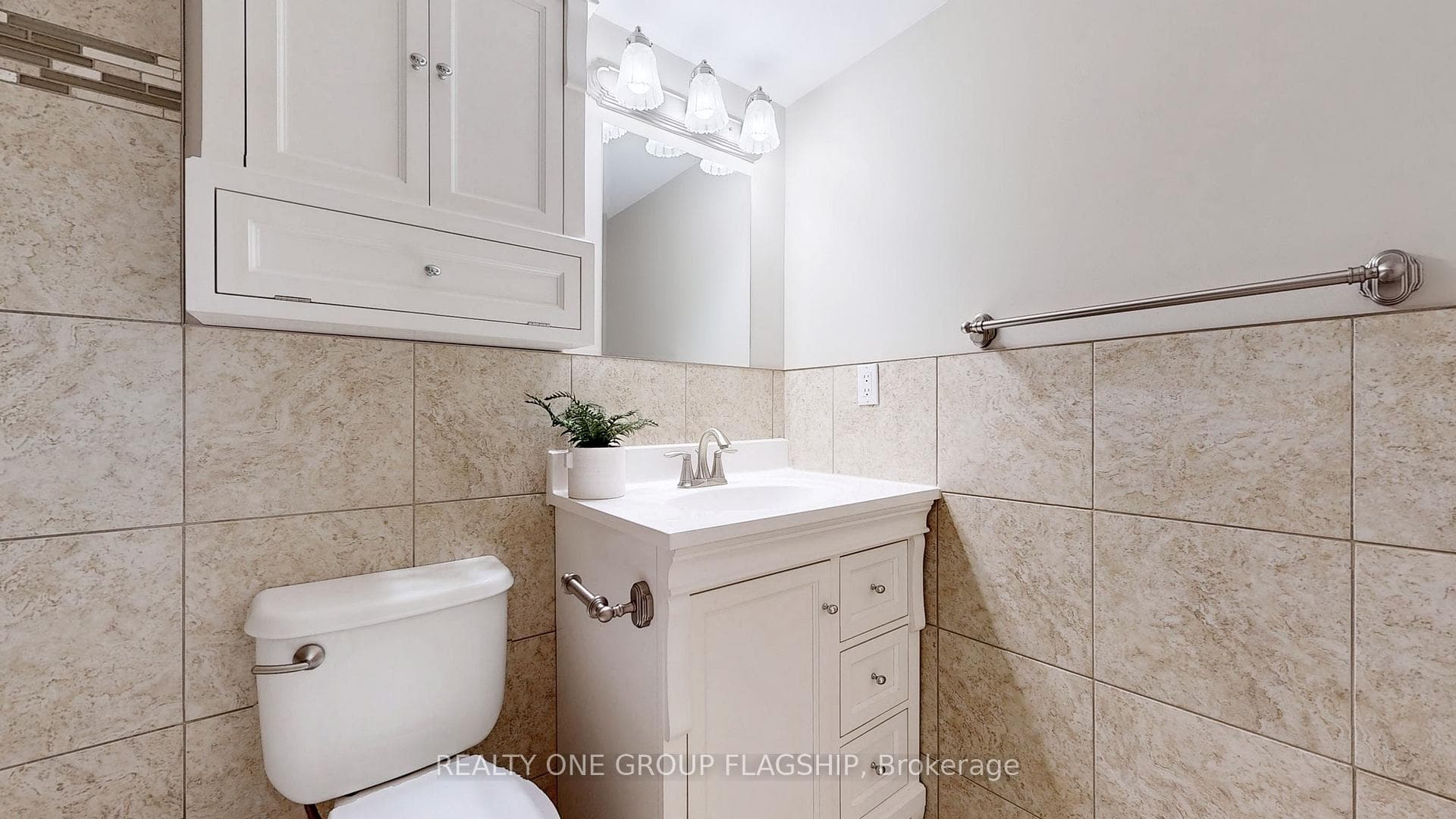 225 Harvard Place Unit 1605 photo 19