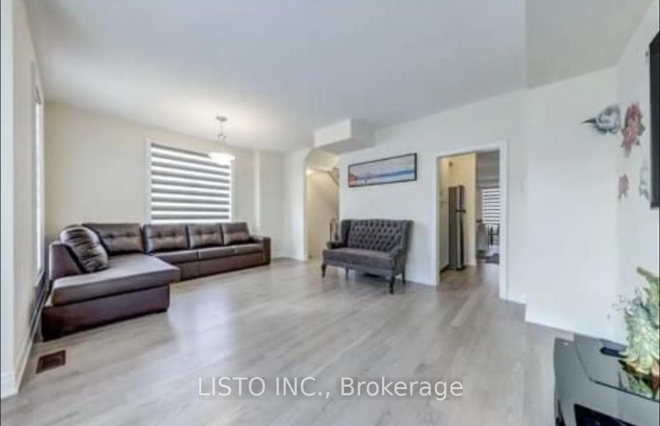 12 Thomas Hope Lane photo 11