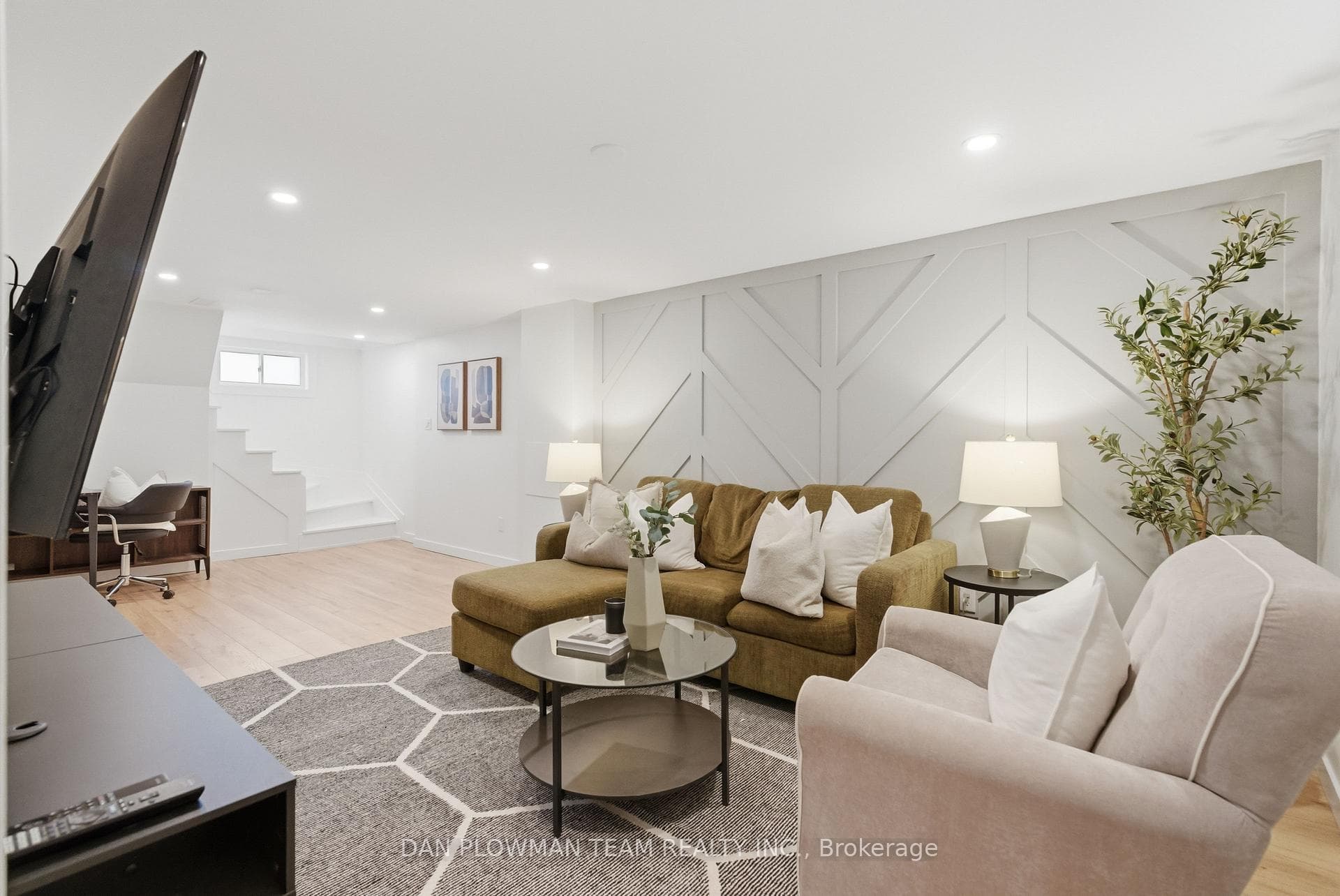 809 Mary Street photo 34