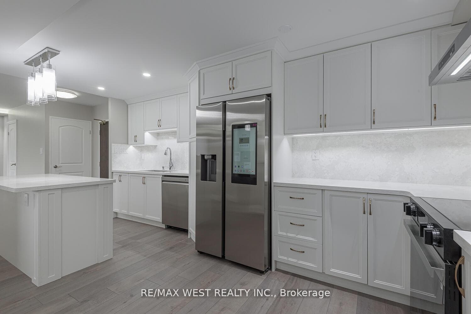 820 Burnhamthorpe Road Unit 1104 photo 5