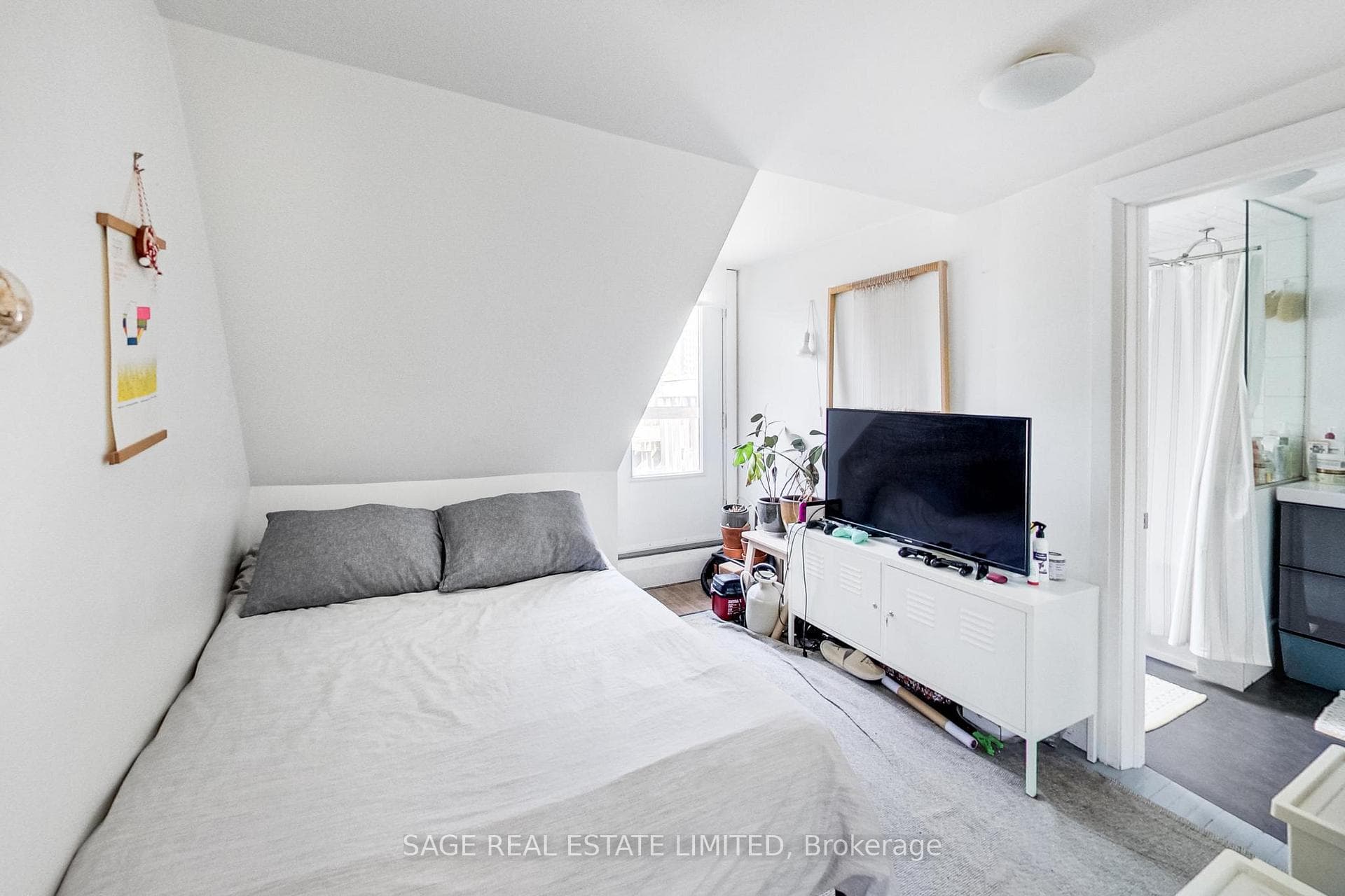 31 Emerson Avenue photo 23