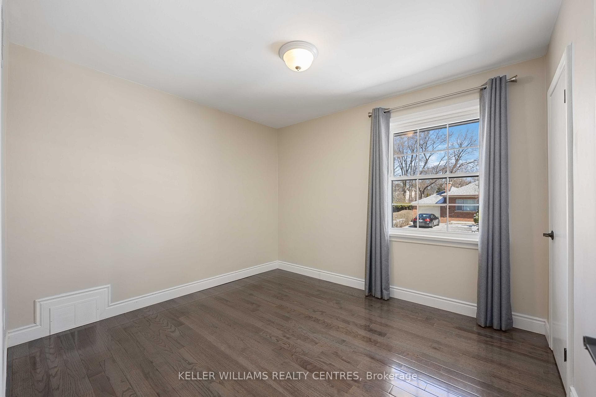 210 Van Dusen Boulevard photo 9