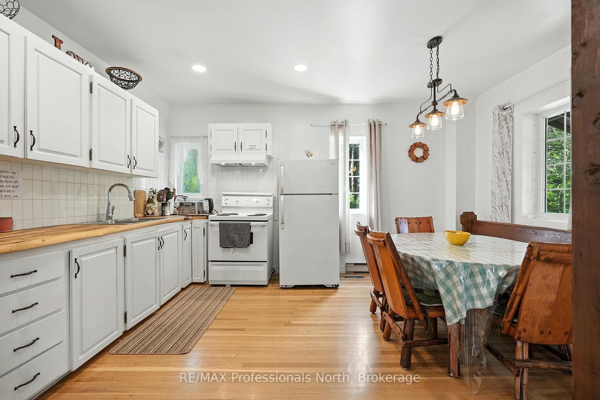 905 Starratt Road photo 4