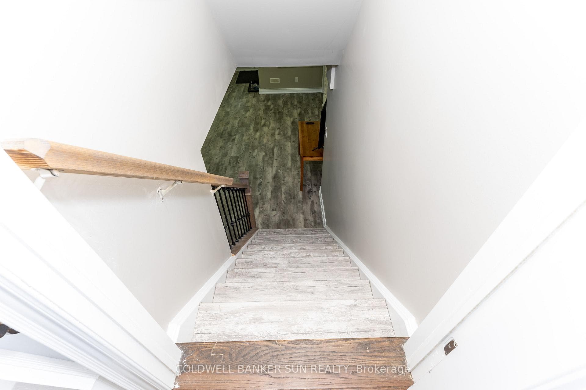 48 Hanbury Crescent photo 35