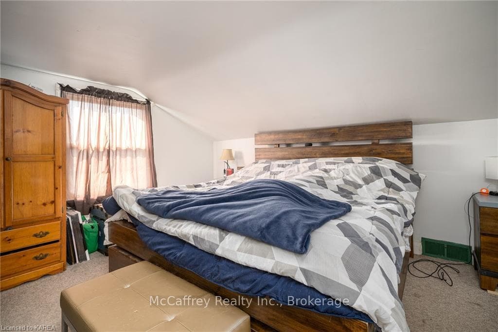 7 ROBLIN Road photo 24