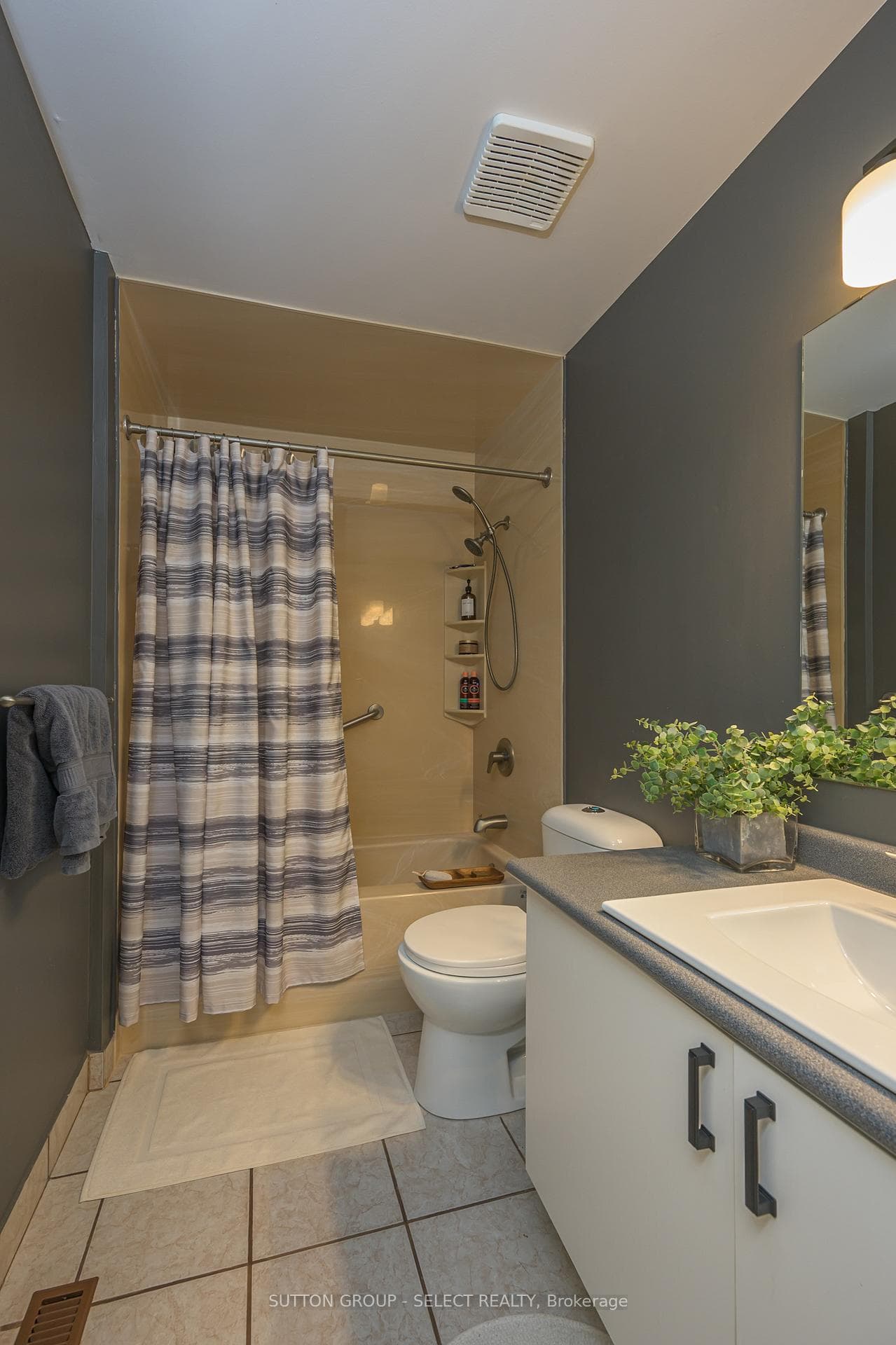 9 AILSA Place Unit 29 photo 23