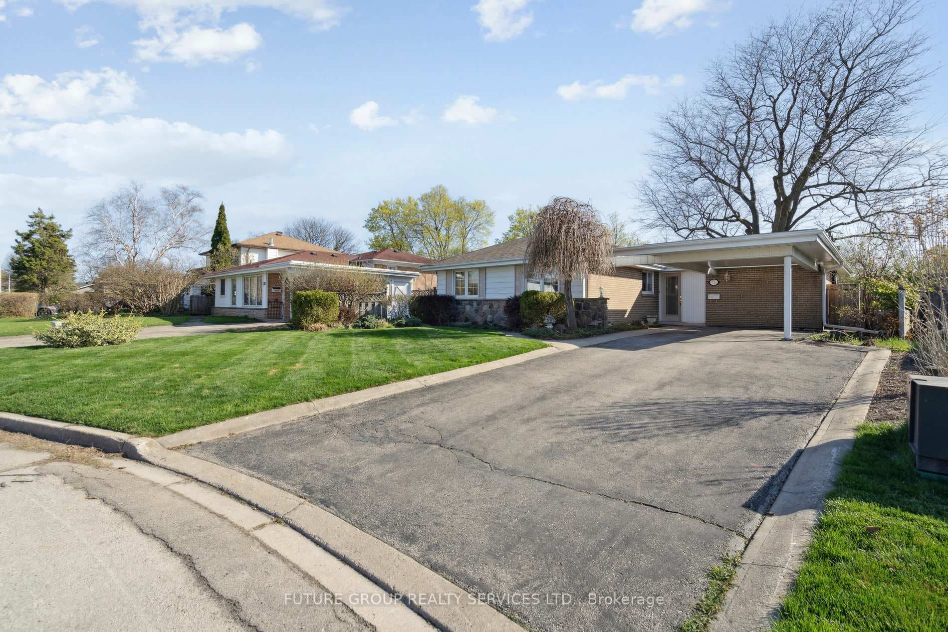 36 Staveley Crescent photo 2