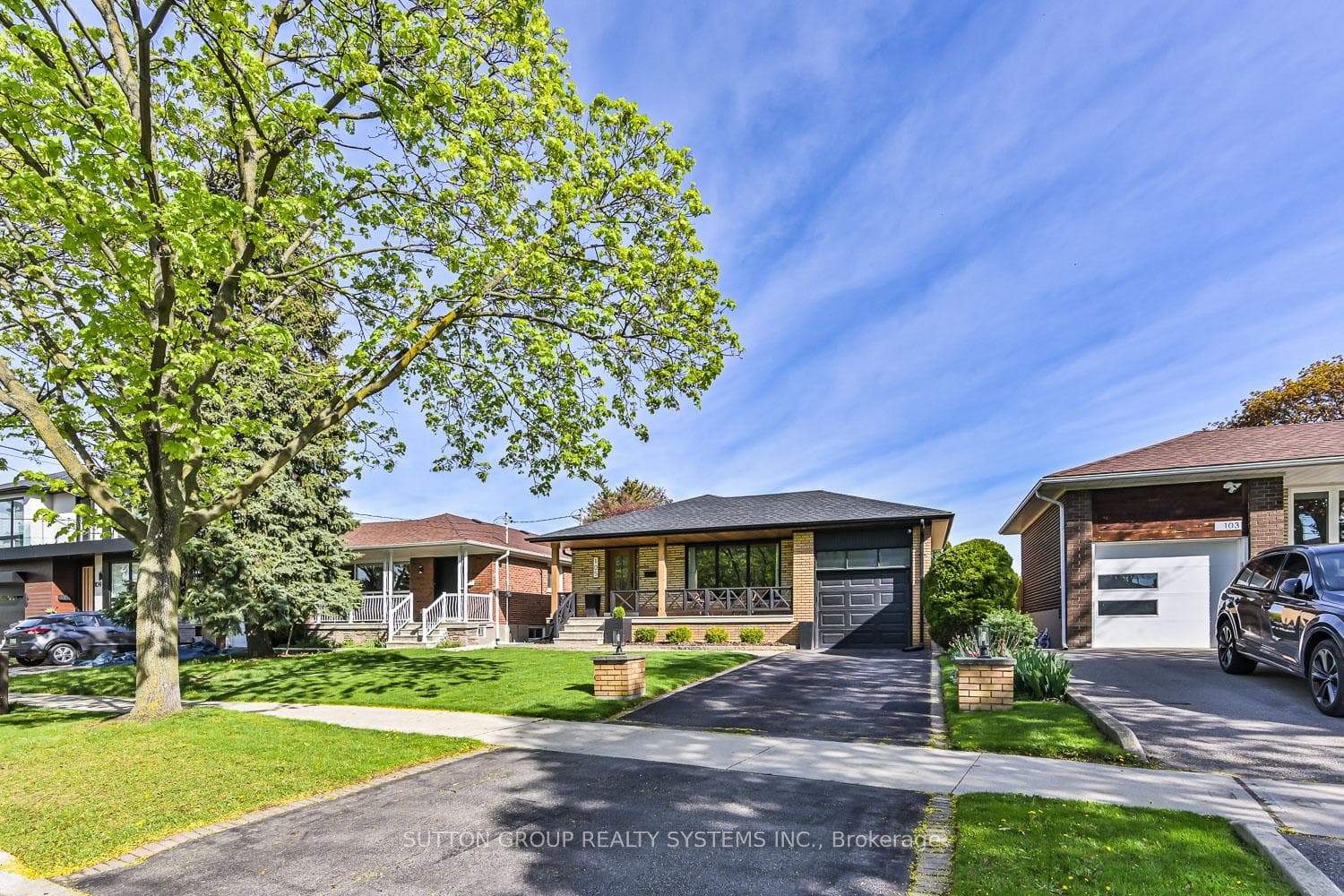 105 Crendon Drive photo 2
