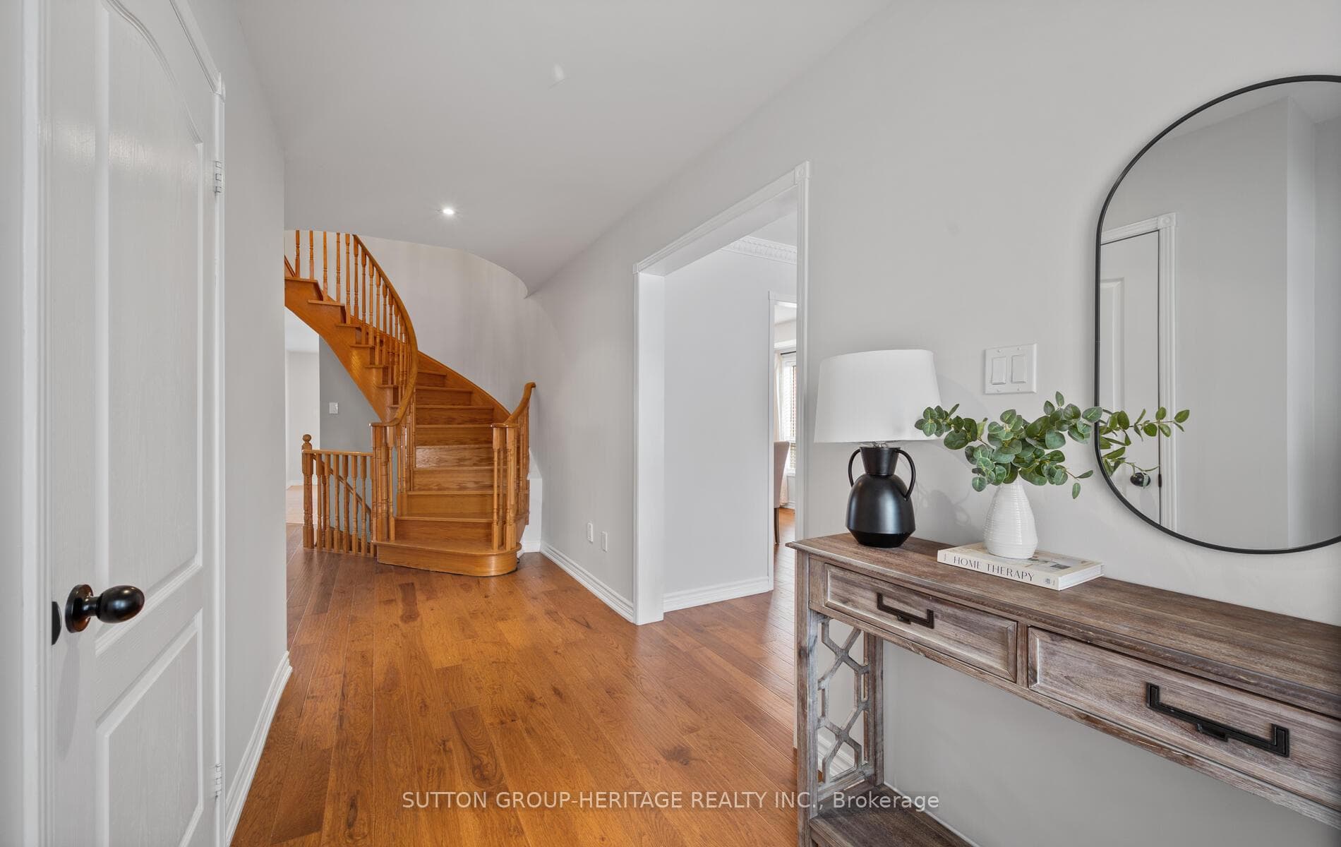 58 Hanson Crescent photo 6