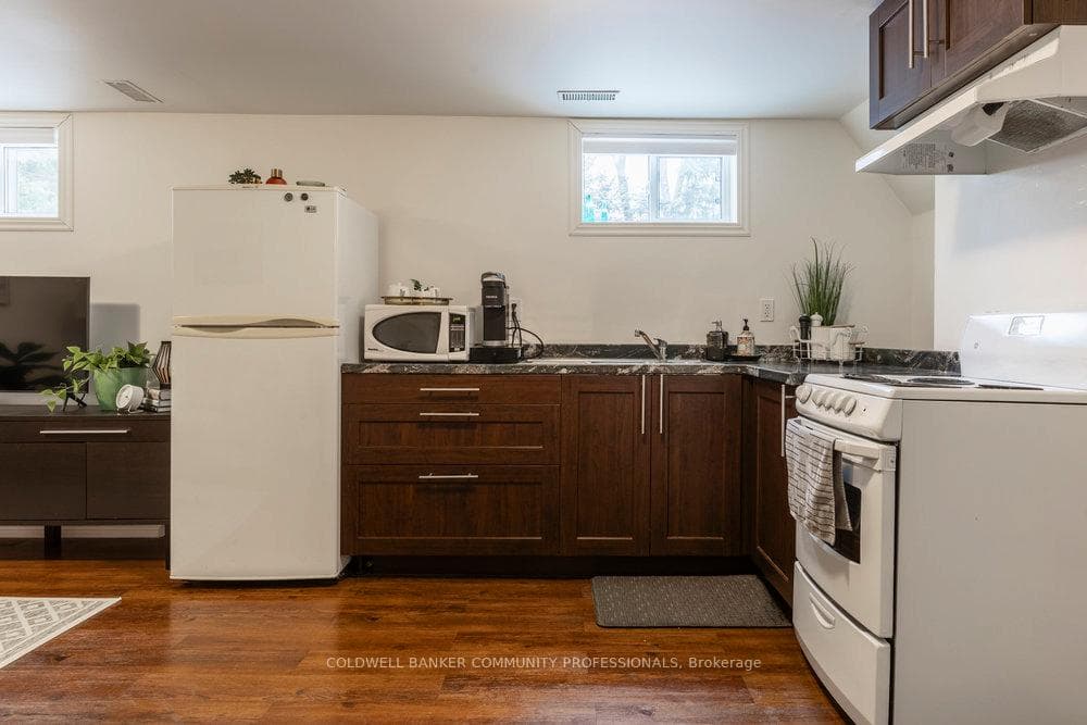 16 Westmount Road photo 34