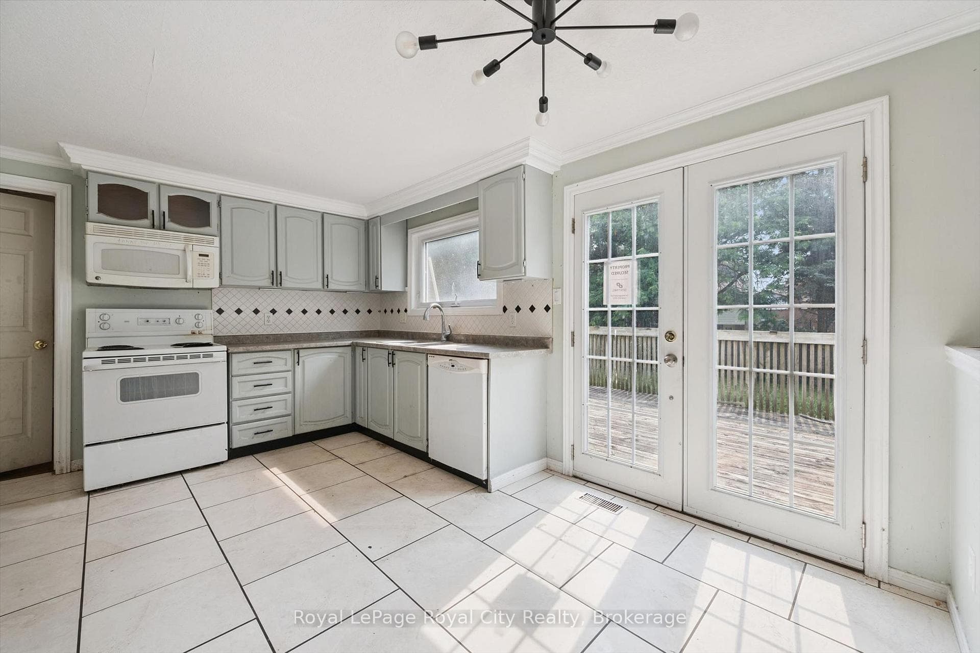 628 Willow Road photo 9