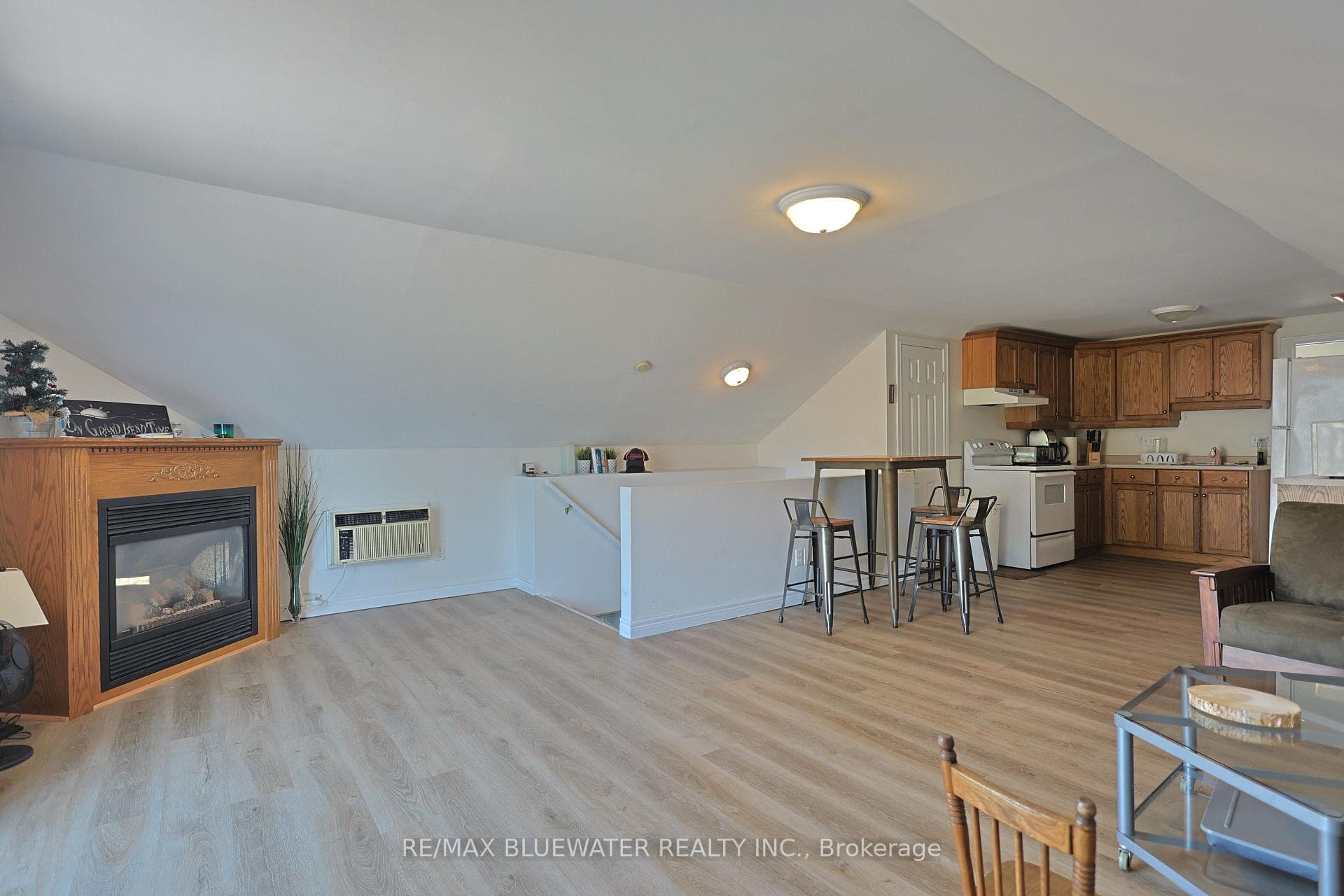 75 River Road photo 8