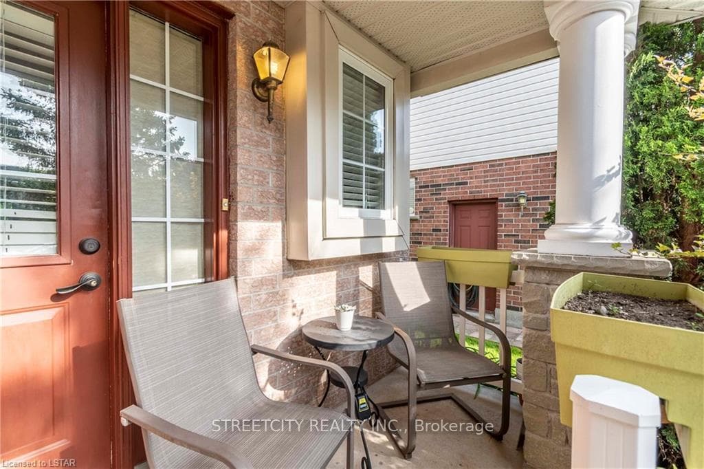 263 Rossmore Court photo 2