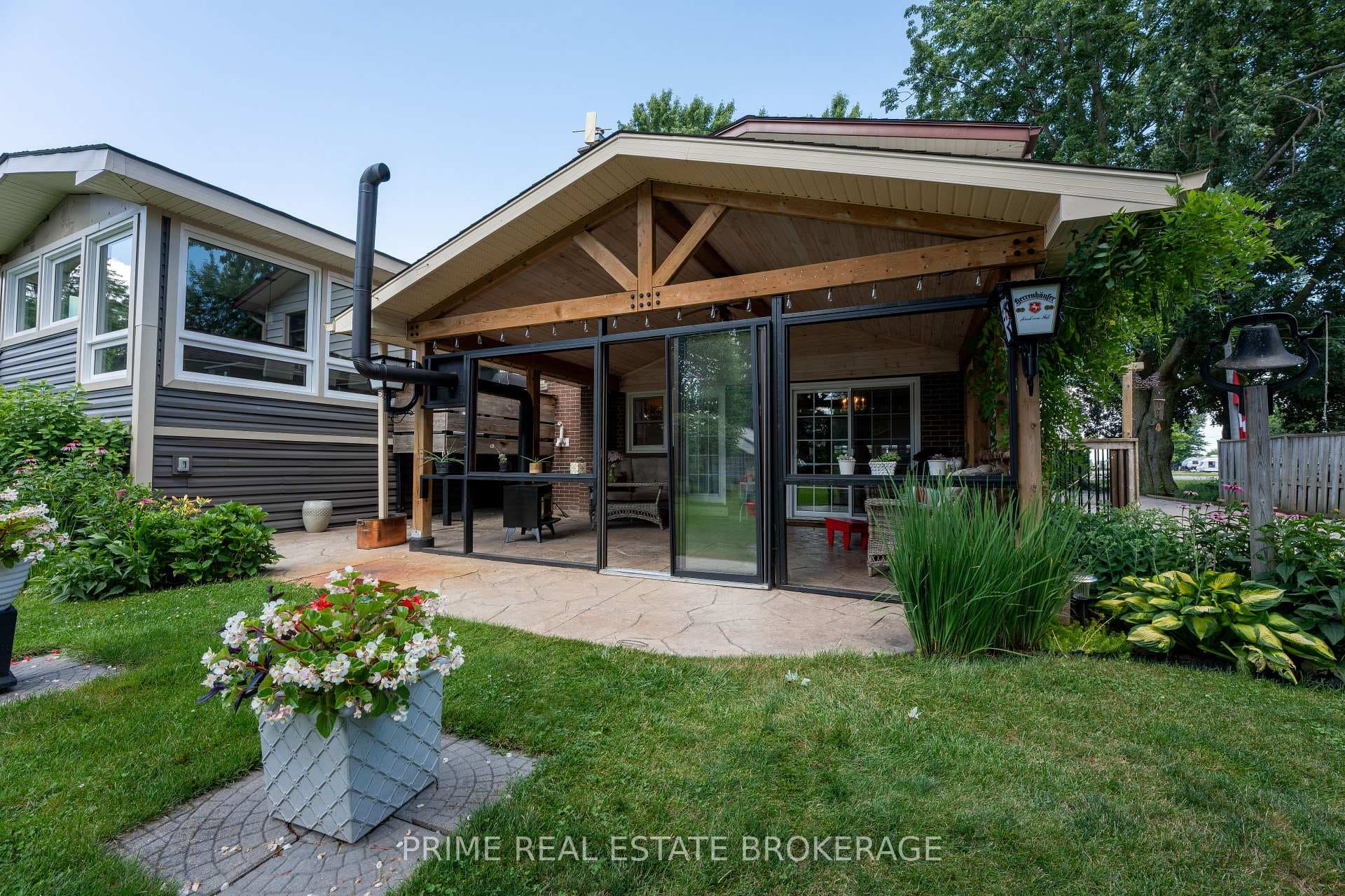 129 Huron Road photo 25