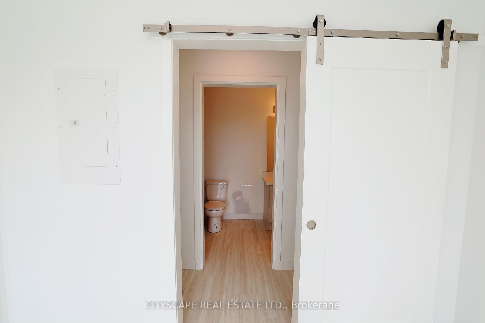 408 Dundas Street Unit 307 photo 14