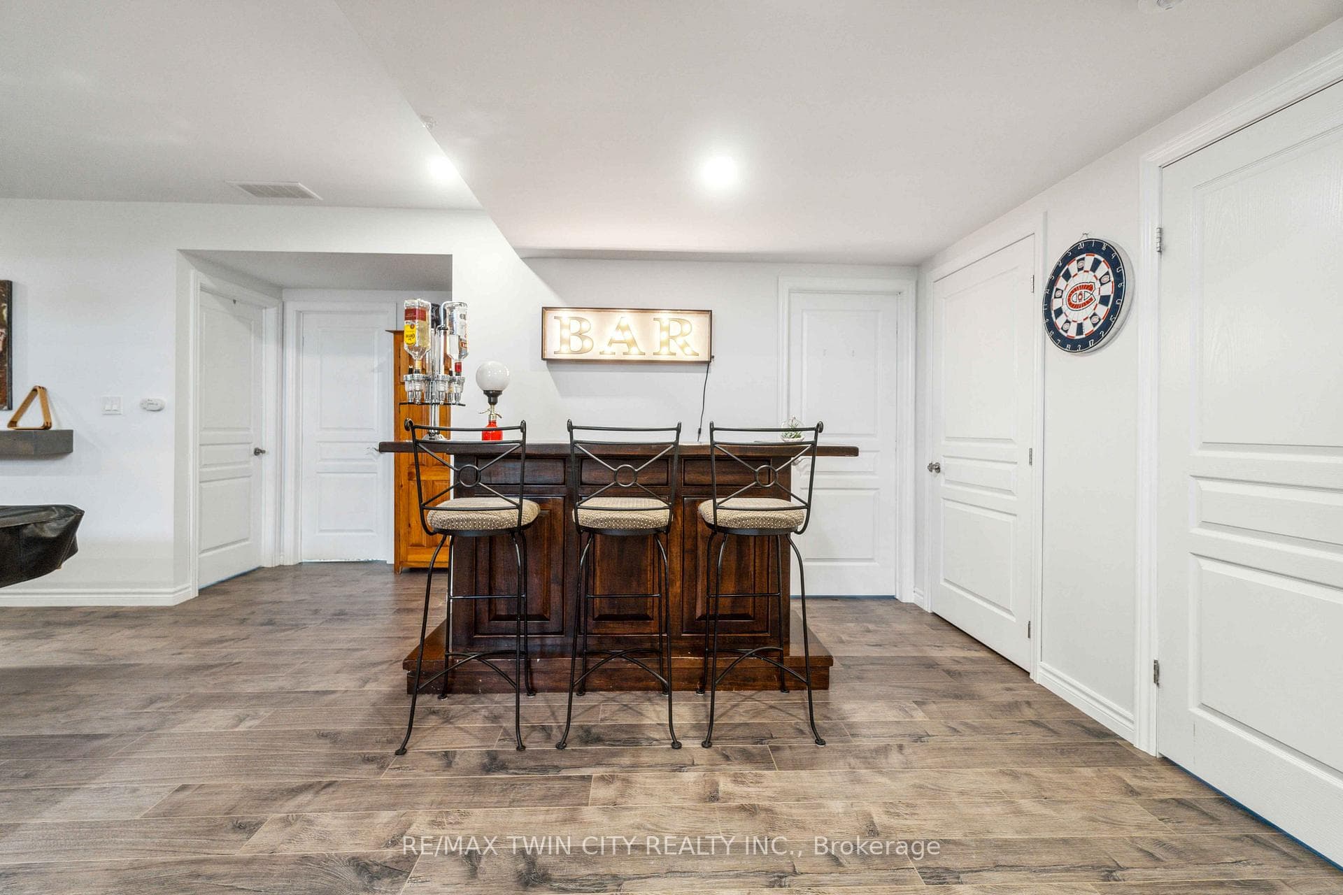 218 Bellagio Avenue photo 26