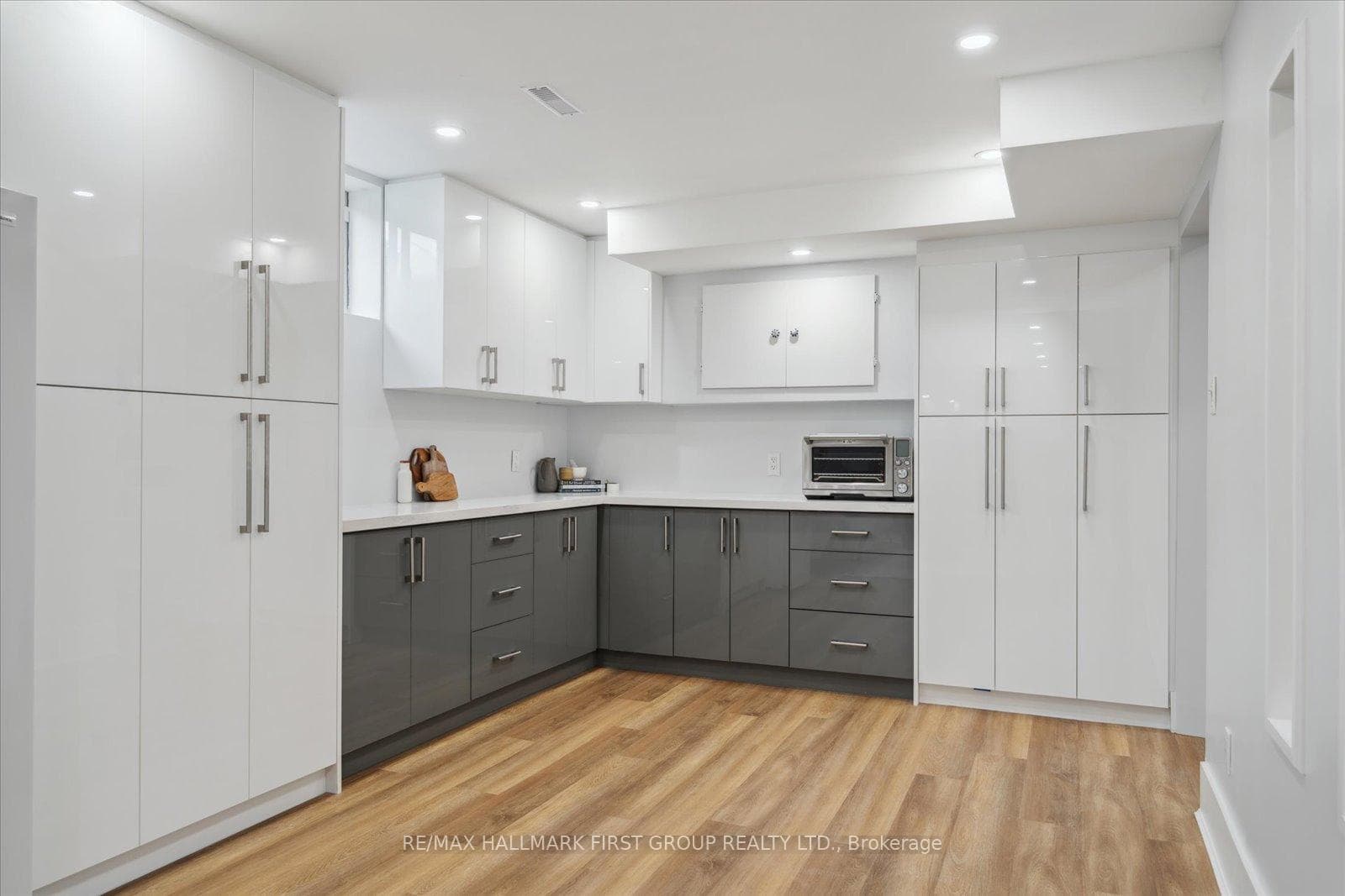 1501 Streamside Court photo 25