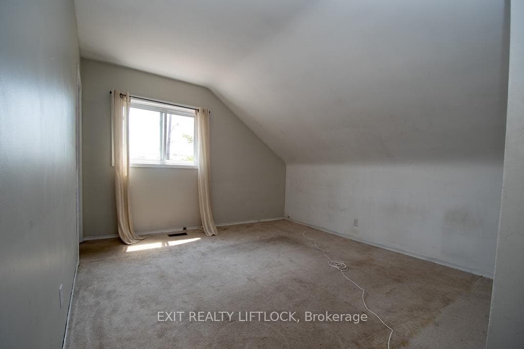 618 Brown Street photo 2