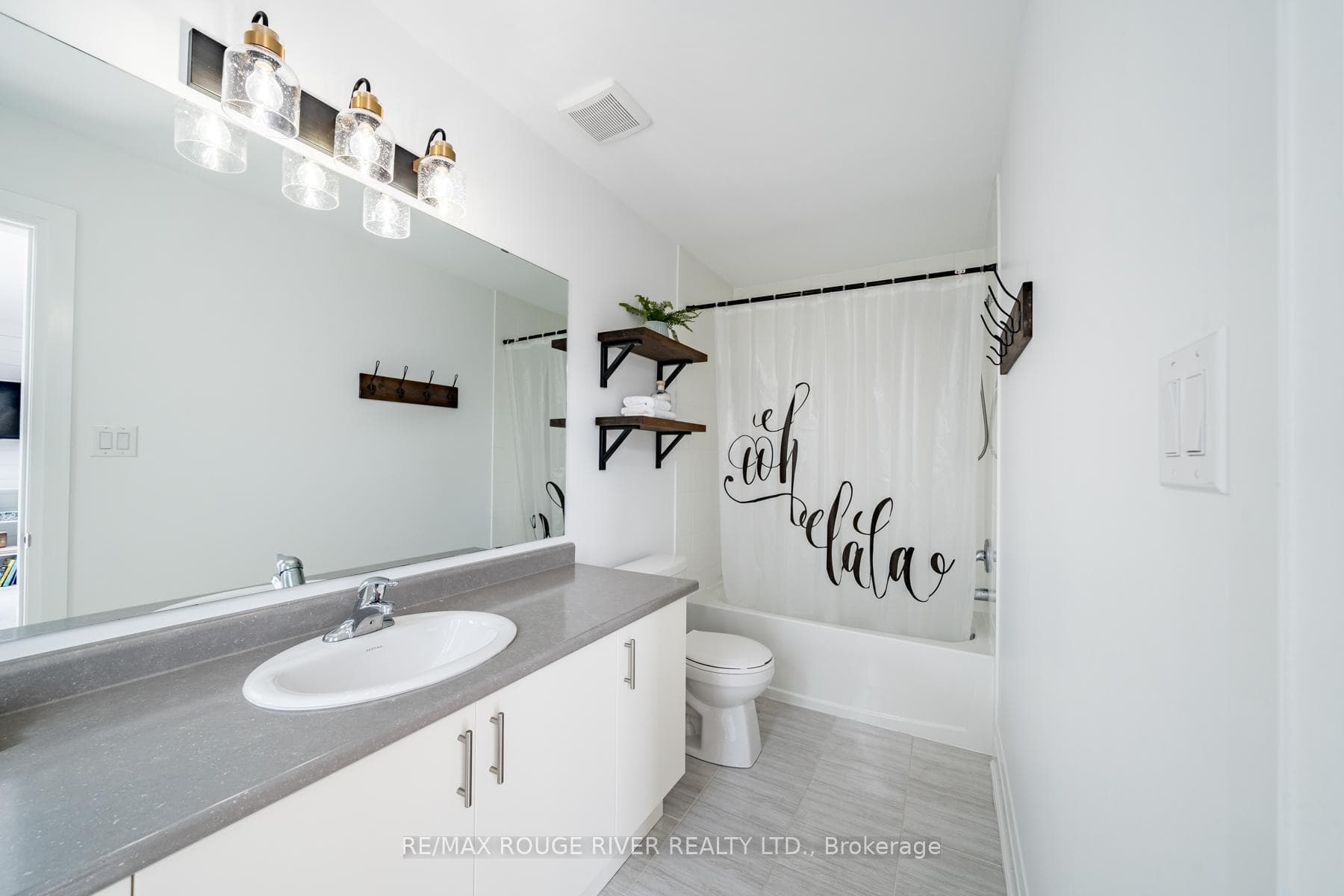120 Highlands Boulevard photo 27