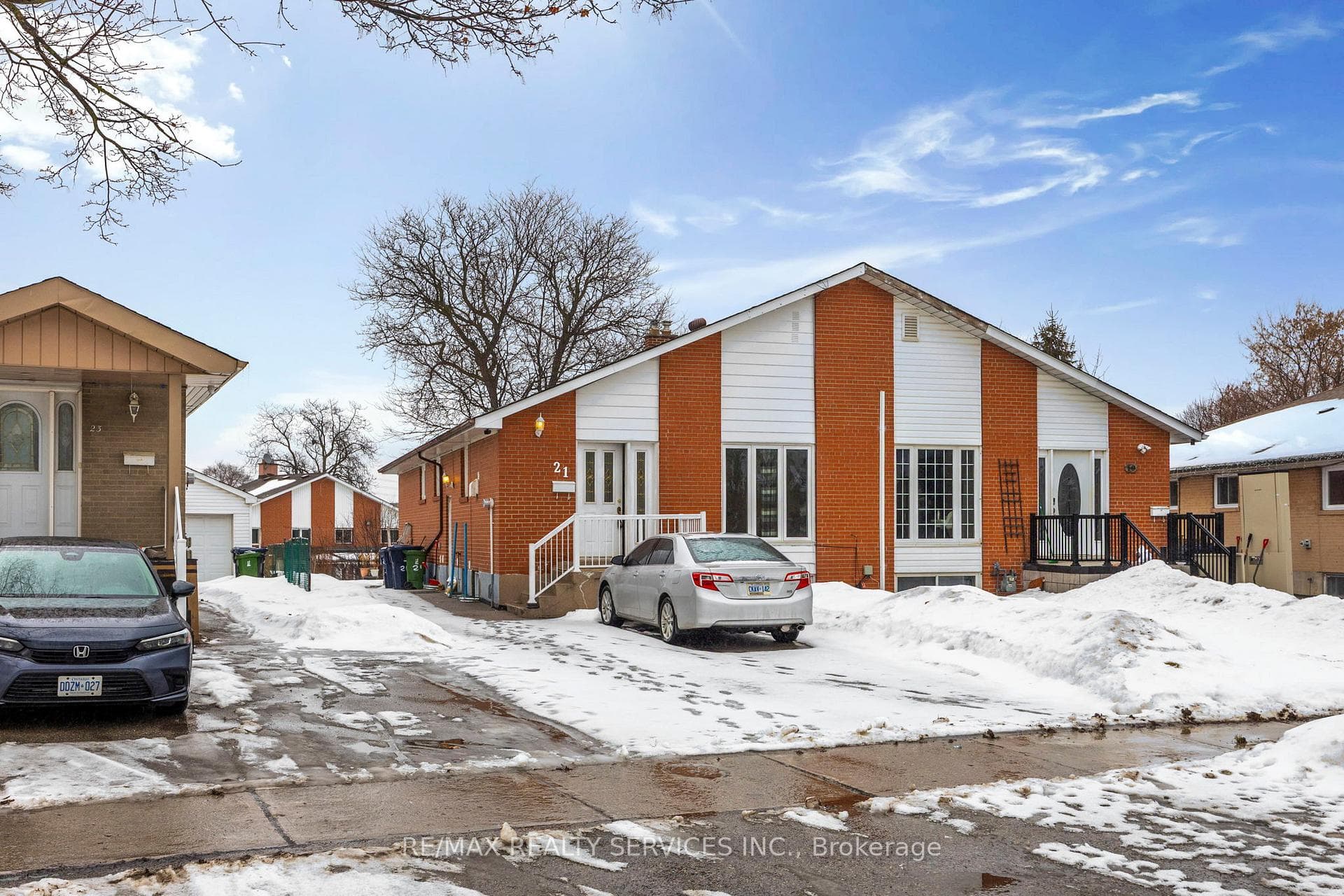 21 Radwinter Drive photo 2