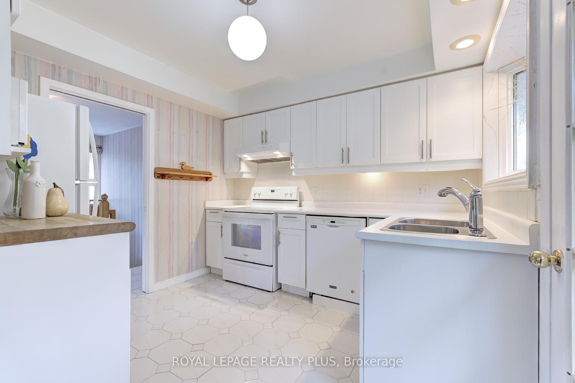 256 Cherryhill Road photo 14