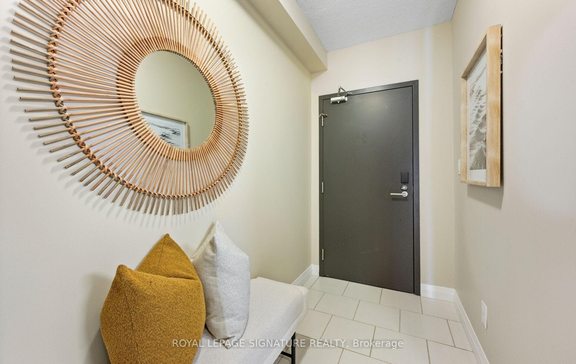 53 Arthur Street Unit 706 photo 3