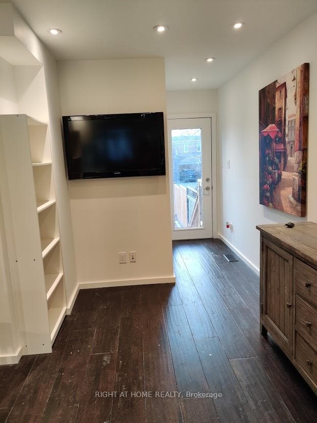 116 Atlas Avenue Unit UPPER photo 9