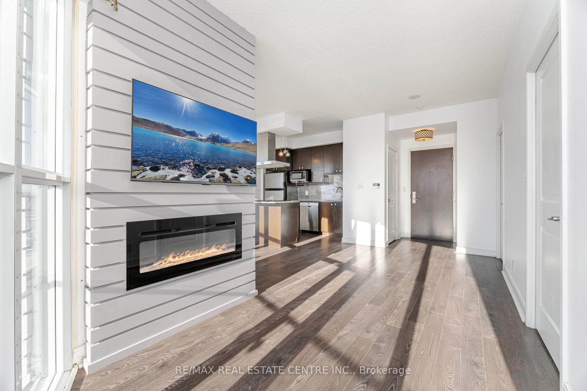 50 Absolute Avenue Unit 4006 photo 19