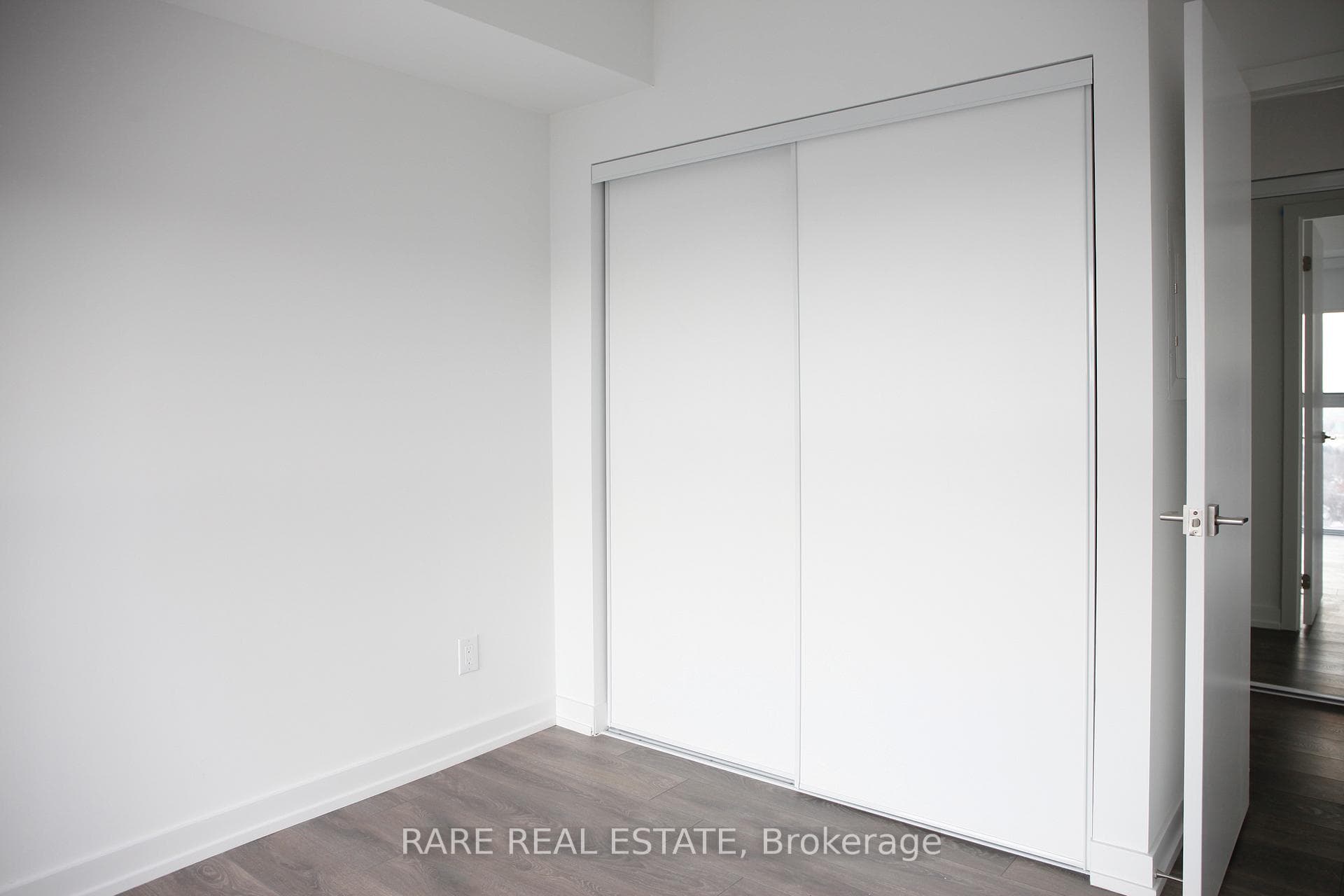 159 Wellesley Street Unit 2403 photo 9