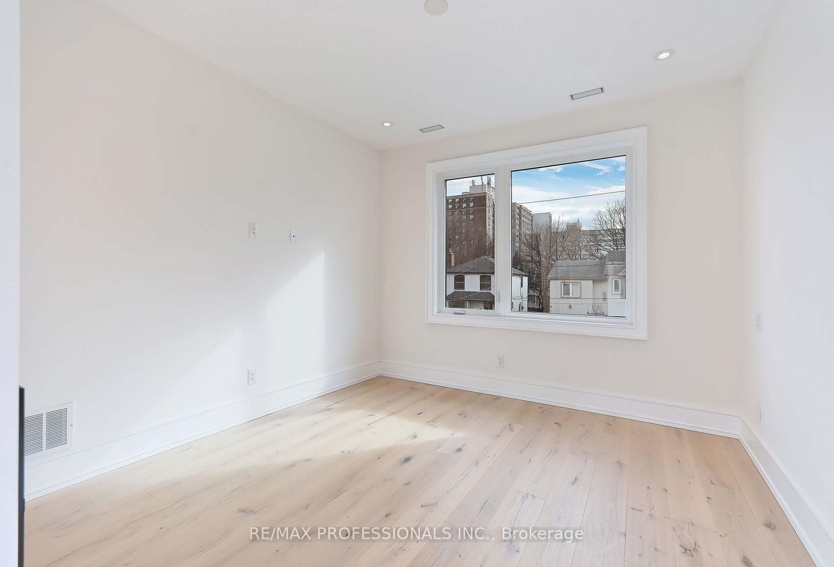 18 Fairholme Avenue photo 23