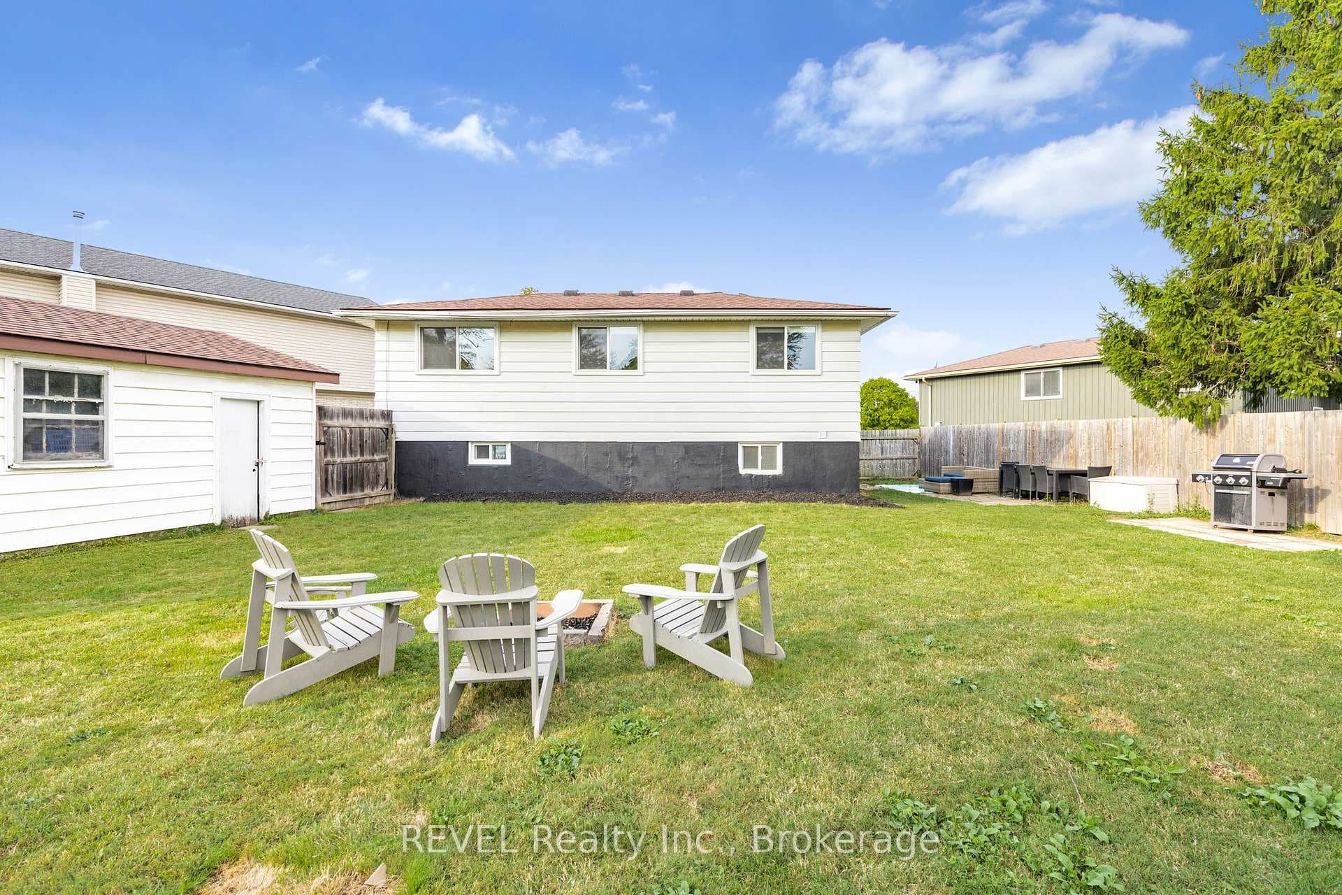 16 Roxborough Court photo 26