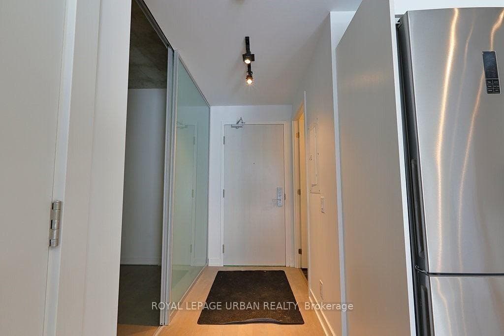 39 Brant Street Unit 718 photo 8