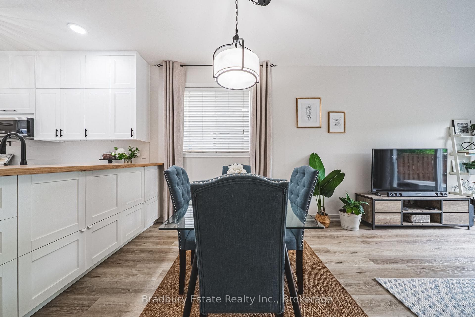 1401 Treeland Street photo 9