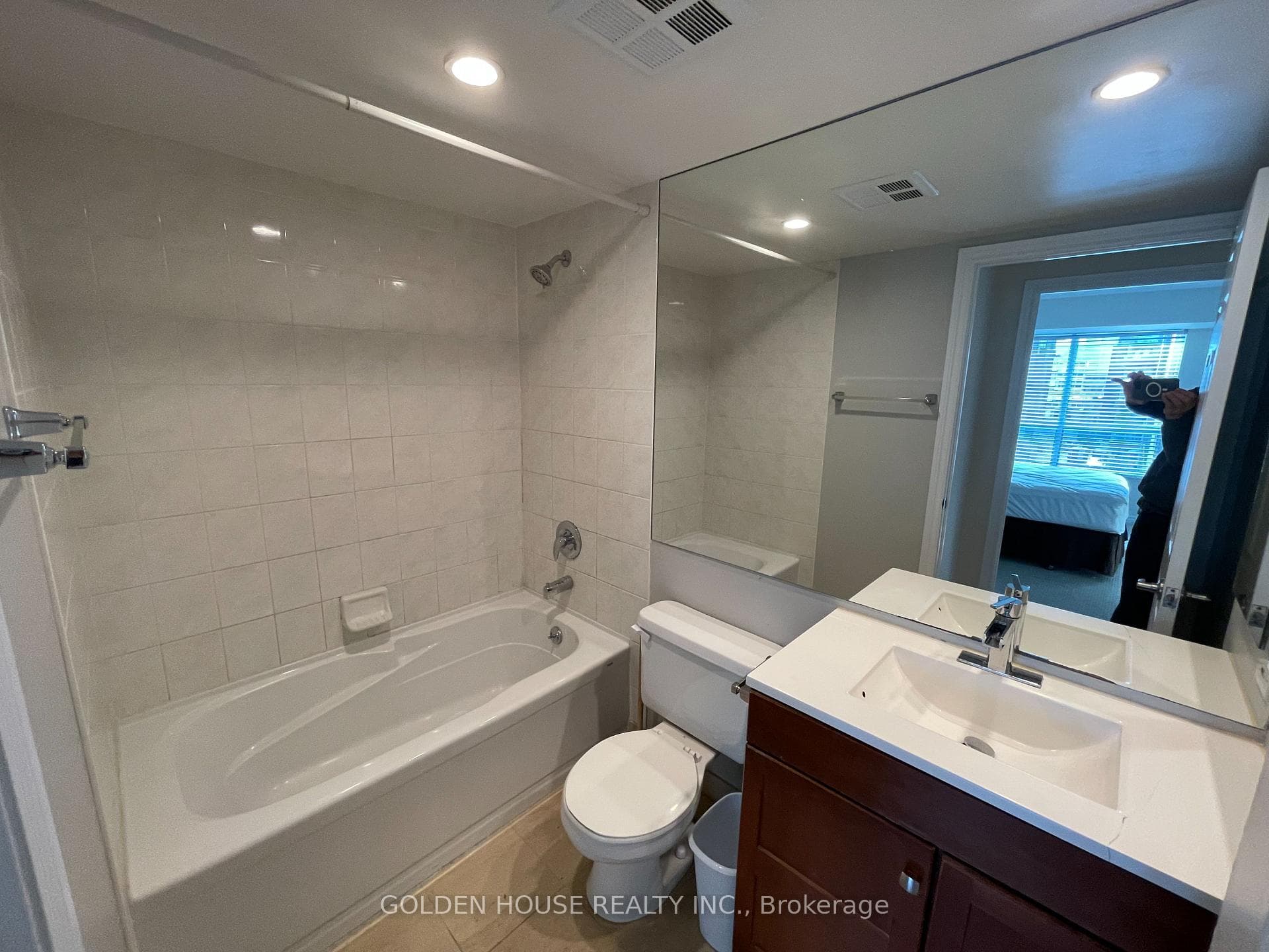 168 Simcoe Street Unit 510 photo 13