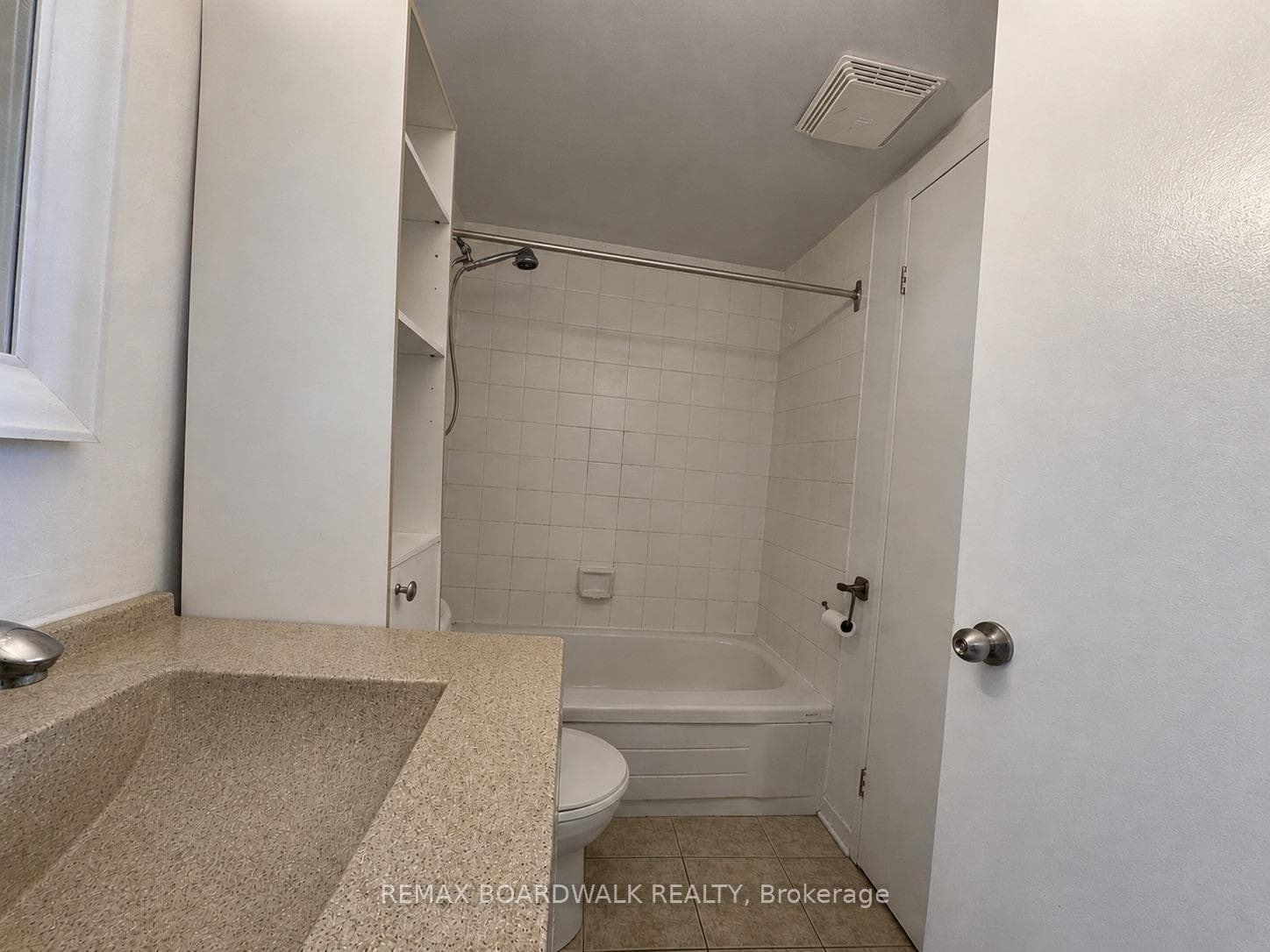35 HOLLAND Avenue Unit 907 photo 24