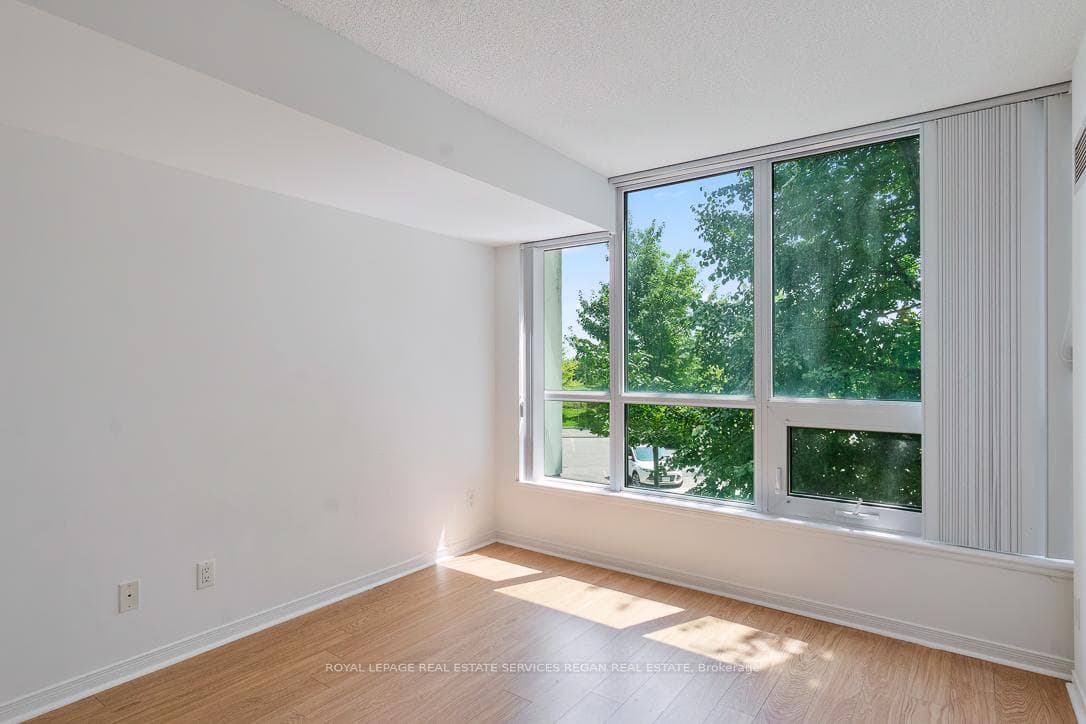 4900 Glen Erin Drive Unit 207 photo 15
