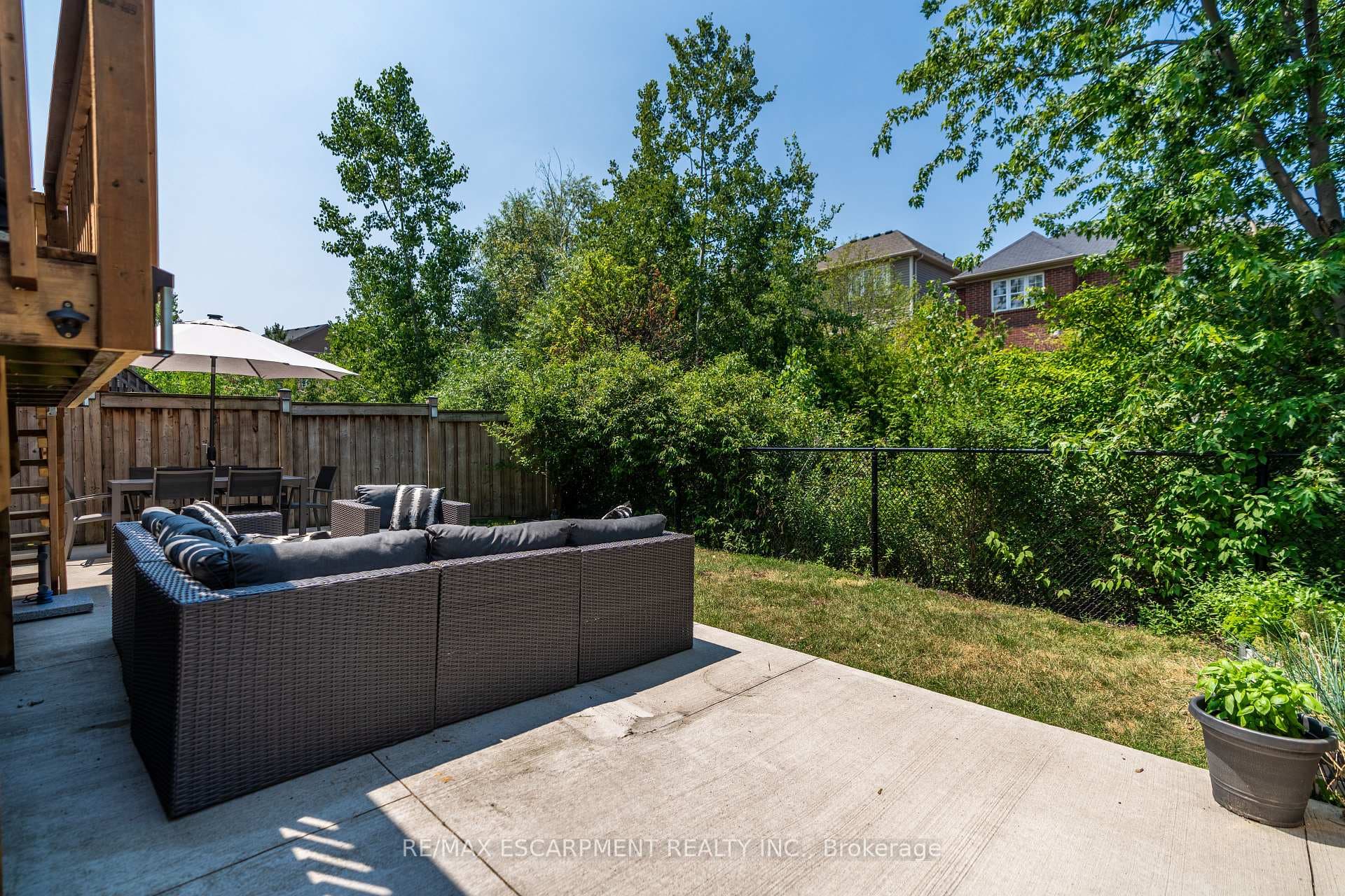 80 Montreal Circle photo 40
