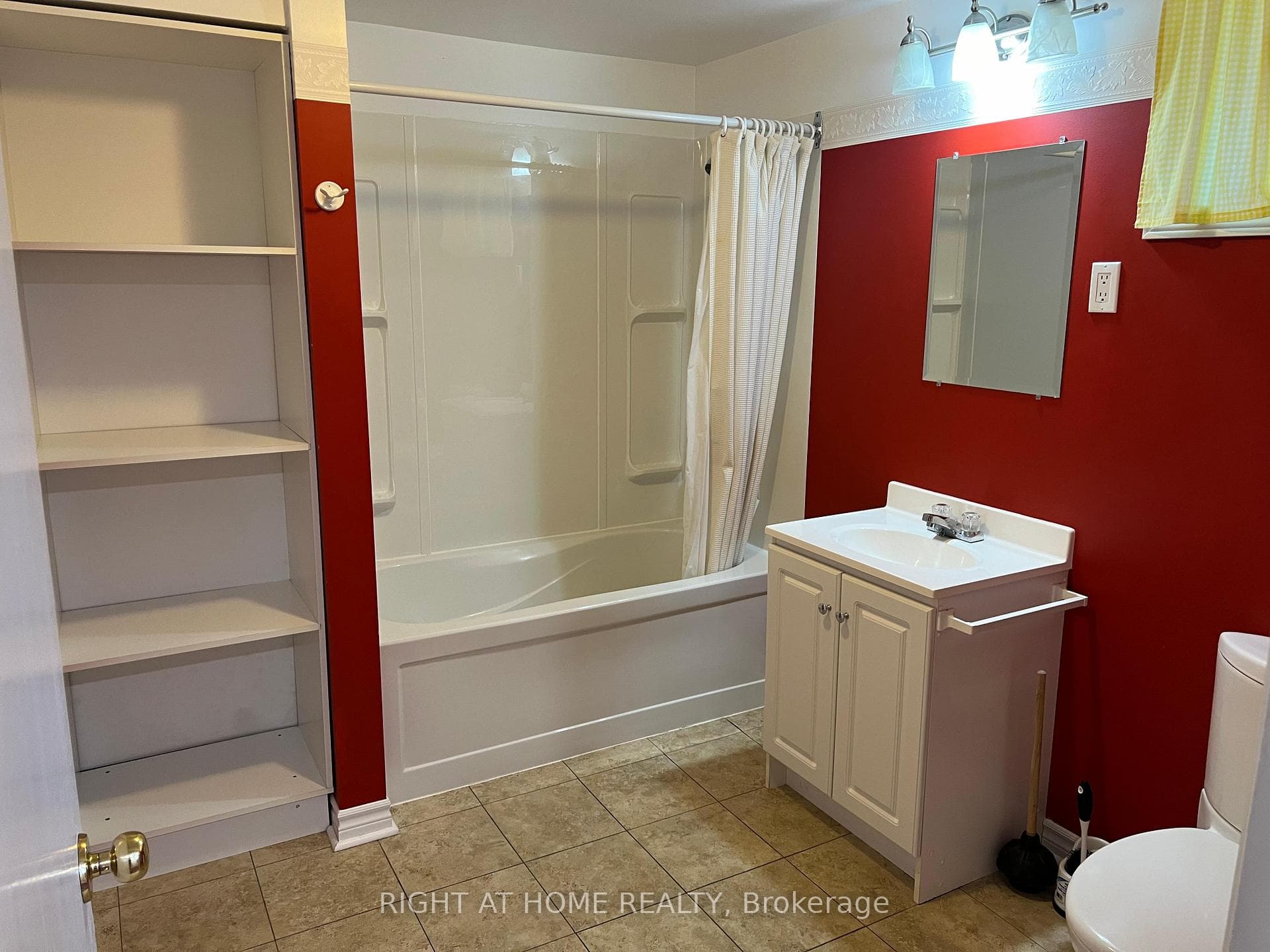 241 Chadburn Street photo 17