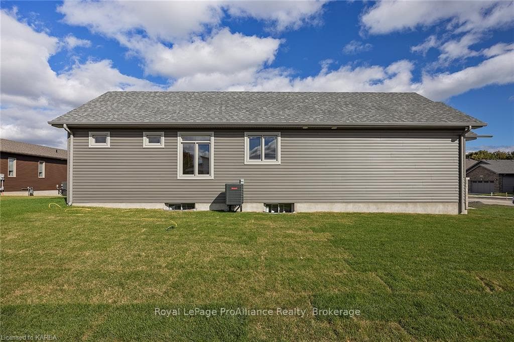 136 MCDONOUGH Crescent photo 6