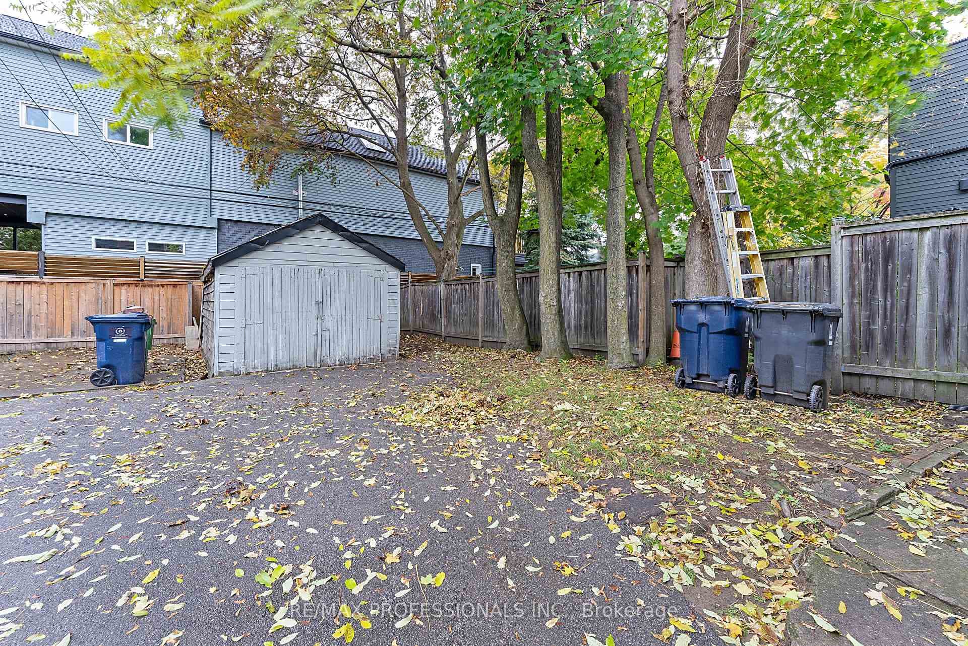 110 Bastedo Avenue photo 36