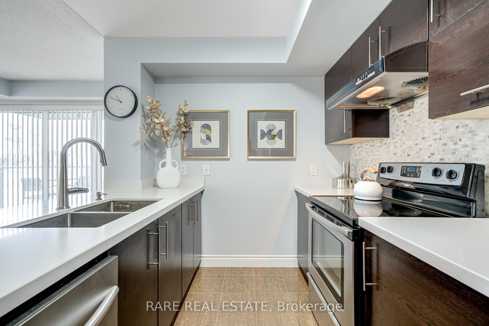253 South Park Road Unit 502 photo 9